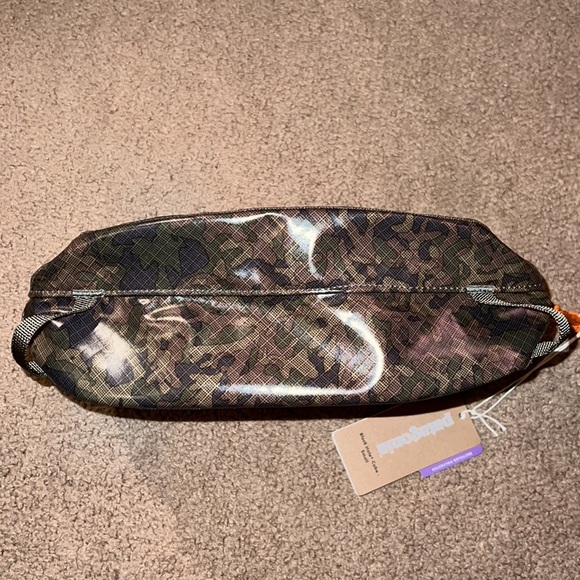 NWT PATAGONIA BLACK HOLE PACK CUBE 3L TOILETRIES DOPP KIT BASIN GREEN/CAMO $35 - Picture 6 of 14